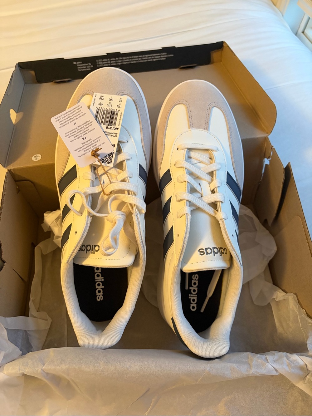 Barreda adidas shoes - Picture 3 of 4